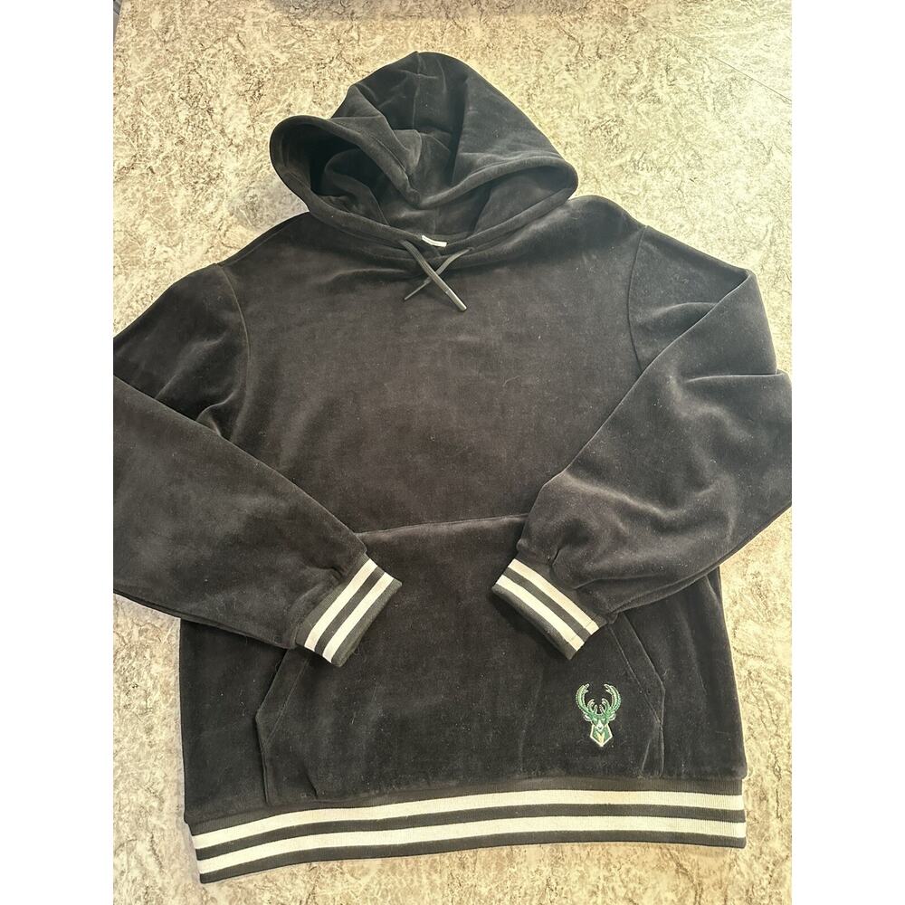 NWOT Women’s Lusso Milwaukee Bucks Velour Hoodie Black Small Oversized Fit SM